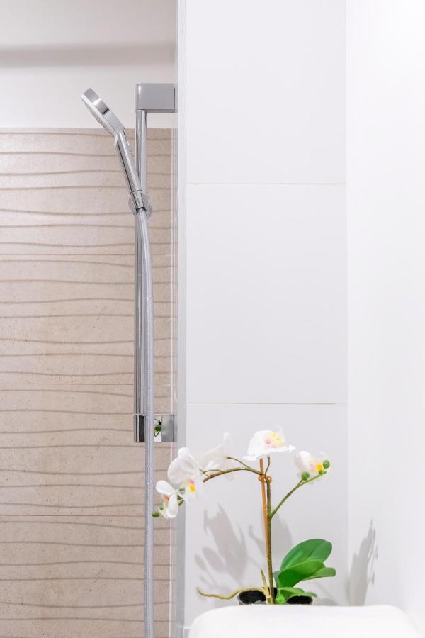 Atlas Unirii: Upscale Flats In The Heart Of Bucharest! Luaran gambar